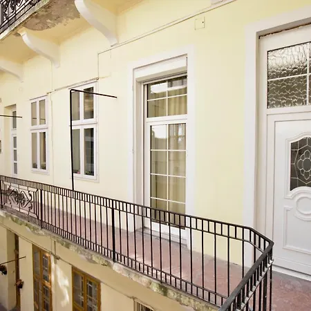 Luxury By Hi5 - Bazilika Apartment