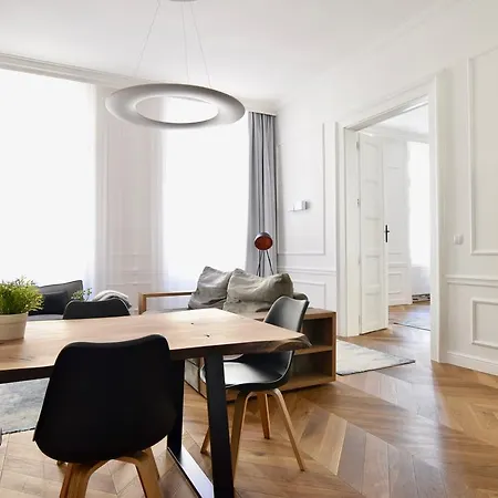 Luxury By Hi5 - Bazilika Apartment *