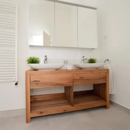 Luxury By Hi5 - Bazilika Apartment Budapest